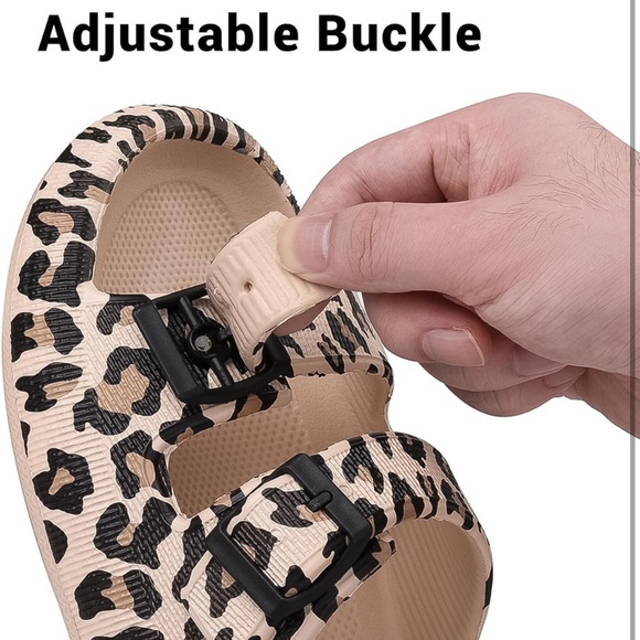 Cloud Slide Sandal, Adjustable House Shoe in Leopard, Size 6 - Picture 3 of 7